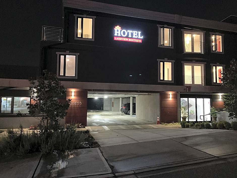 Lakeview Hotel