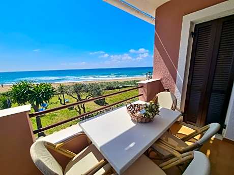 Glyfada Beachfront Apartment A3g 58a