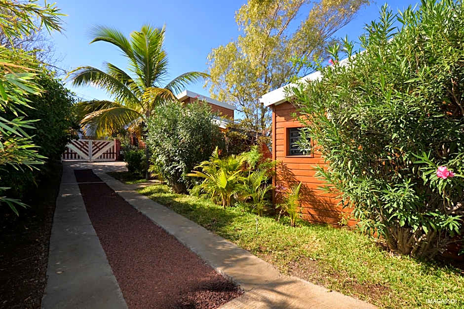 Poz Lagon - chambre d'hôtes - Bungalow pour 2 personnes - Jacuzzi privatif - petit déjeuner - Vue sur le lagon