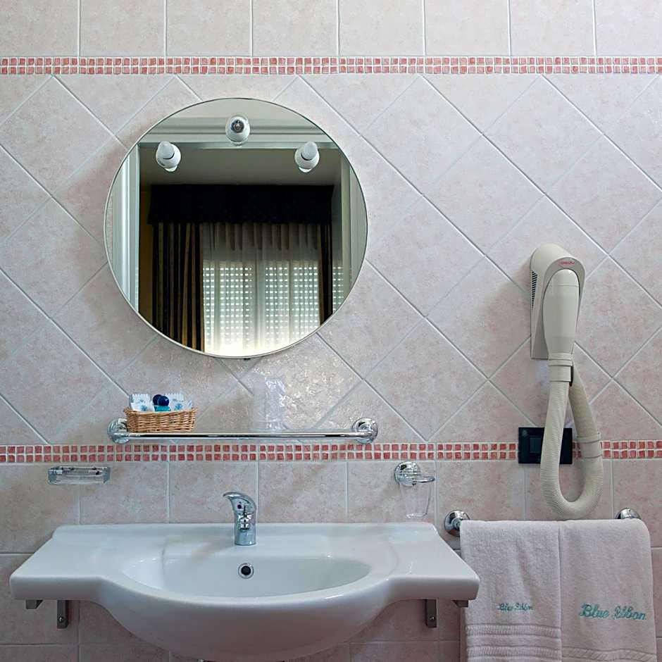 Hotel Blue Ribbon