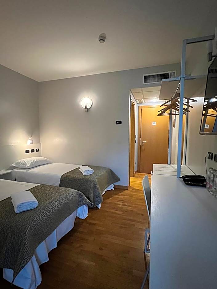Master Hotel