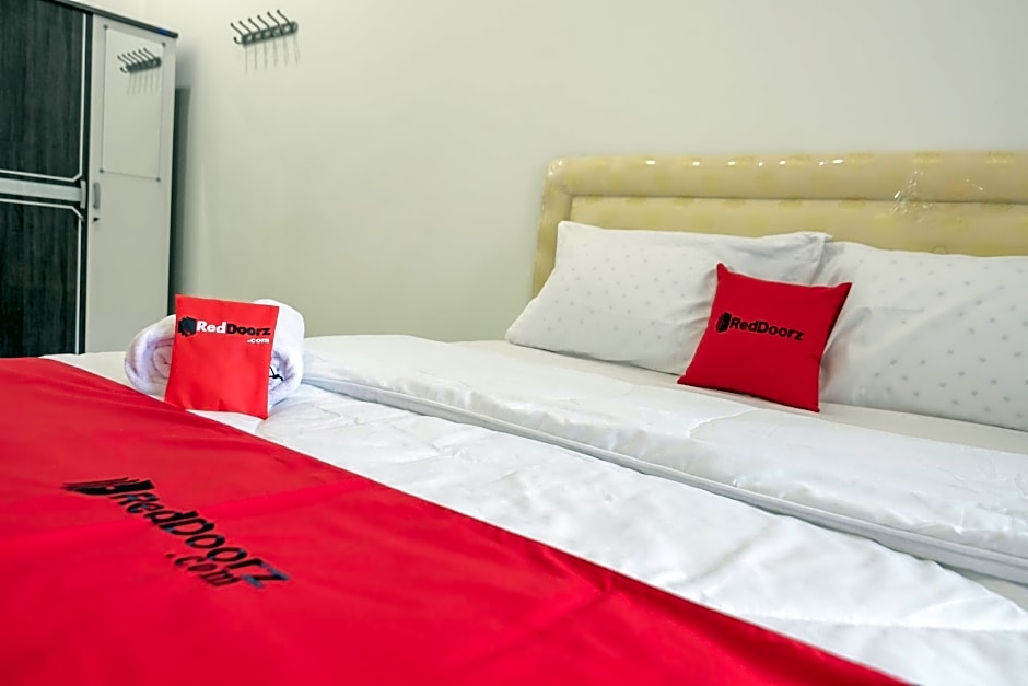 RedDoorz near Sultan Thaha Airport Jambi