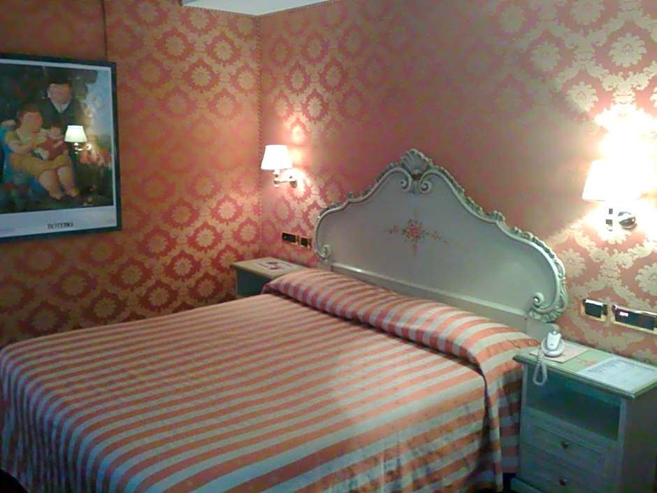Hotel Lux