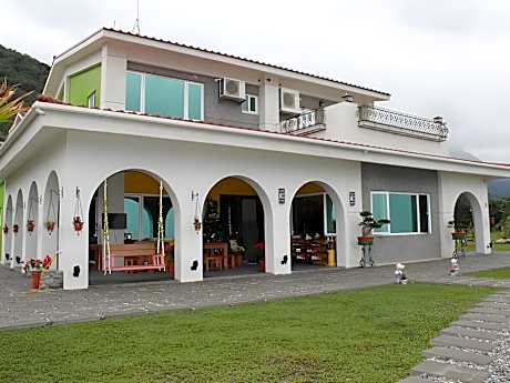 Jen Ti Rainbow House