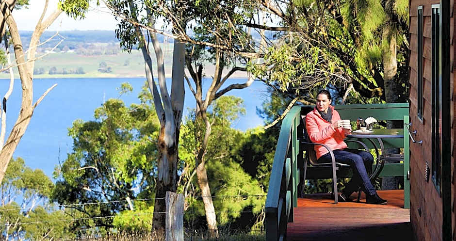 Lakes and Craters Holiday Park