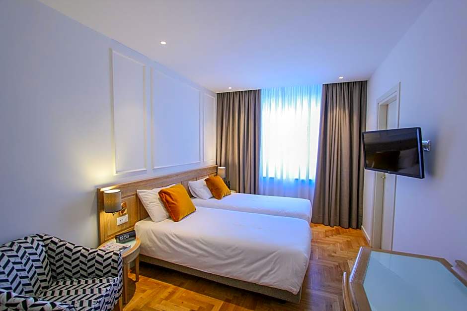 Ambassador Palace Hotel