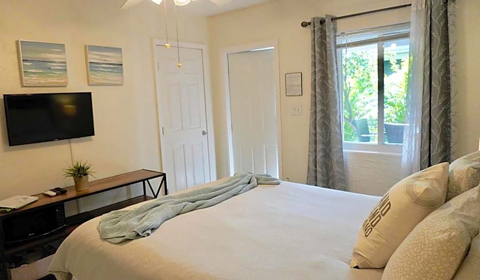 4145 By The Sea Inn & Suites