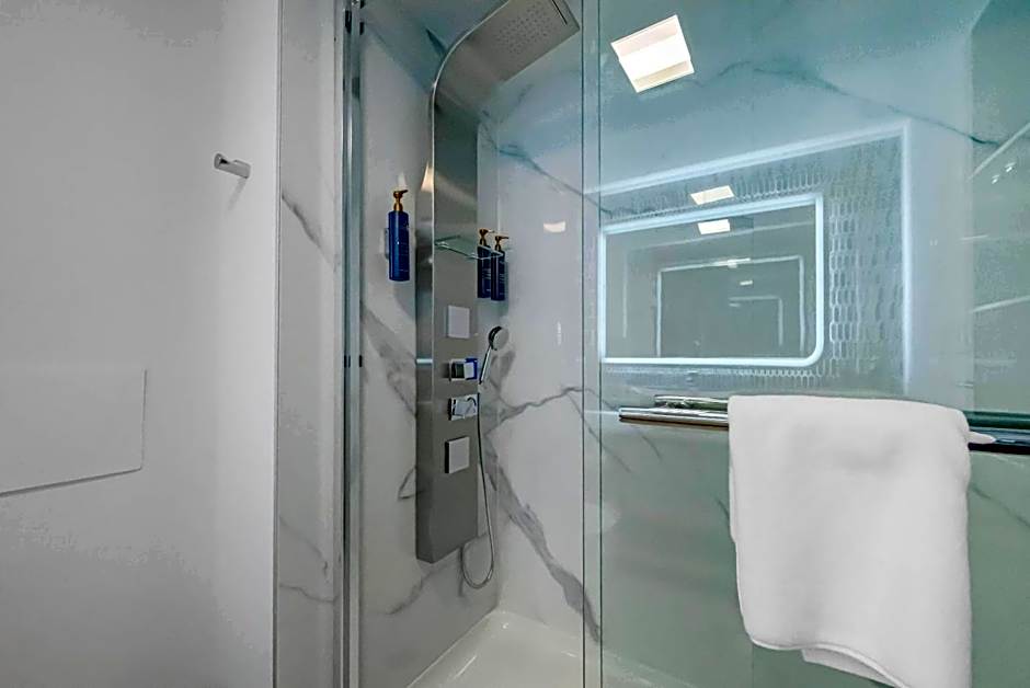 Blue - A Modern Hotel, an Ascend Collection Hotel