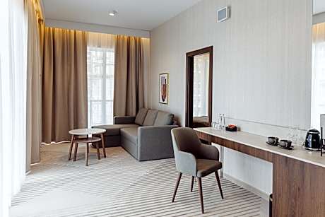 Double Room Deluxe Plus with balcony and air conditioning