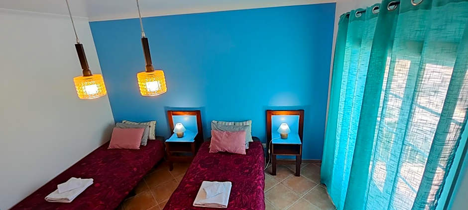 Cloud to Chill Surfhouse Baleal