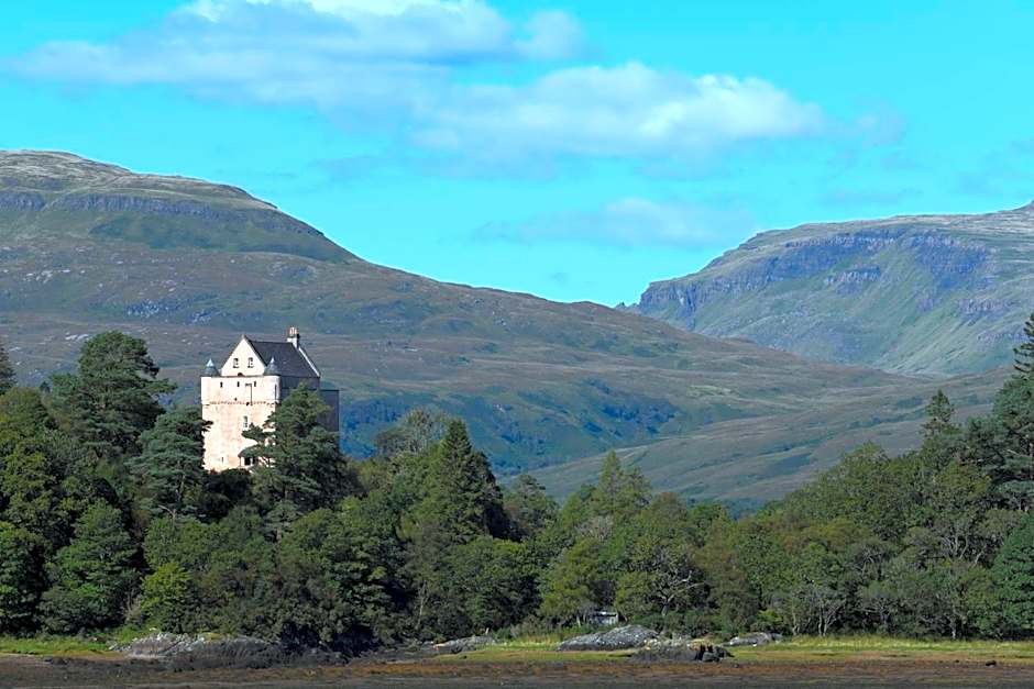 Lochaline Hotel