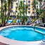 Comfort Suites Maingate East