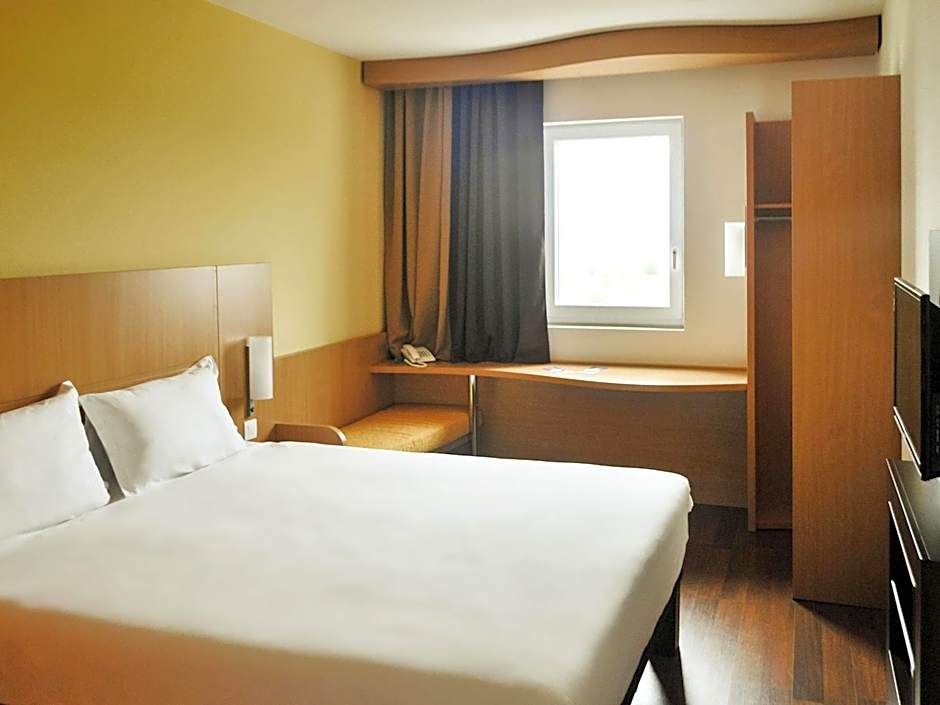 Ibis Sofia Airport Hotel