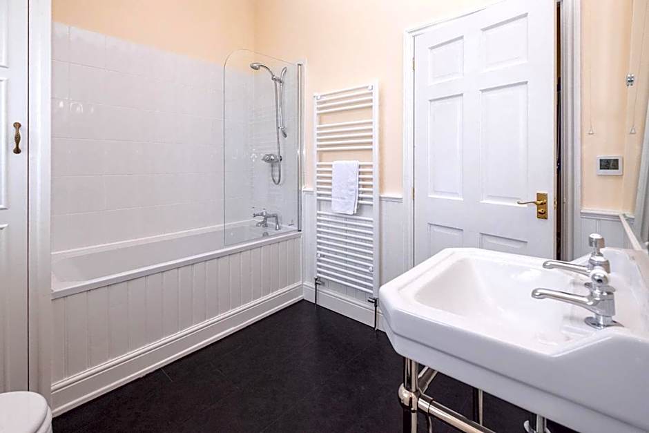 Willow House in Knodishall, Sleeps 7 - Only a short drive from Aldeburgh, Thorpeness & Snape Maltings - Managed by Aldeburgh Coastal Cottages