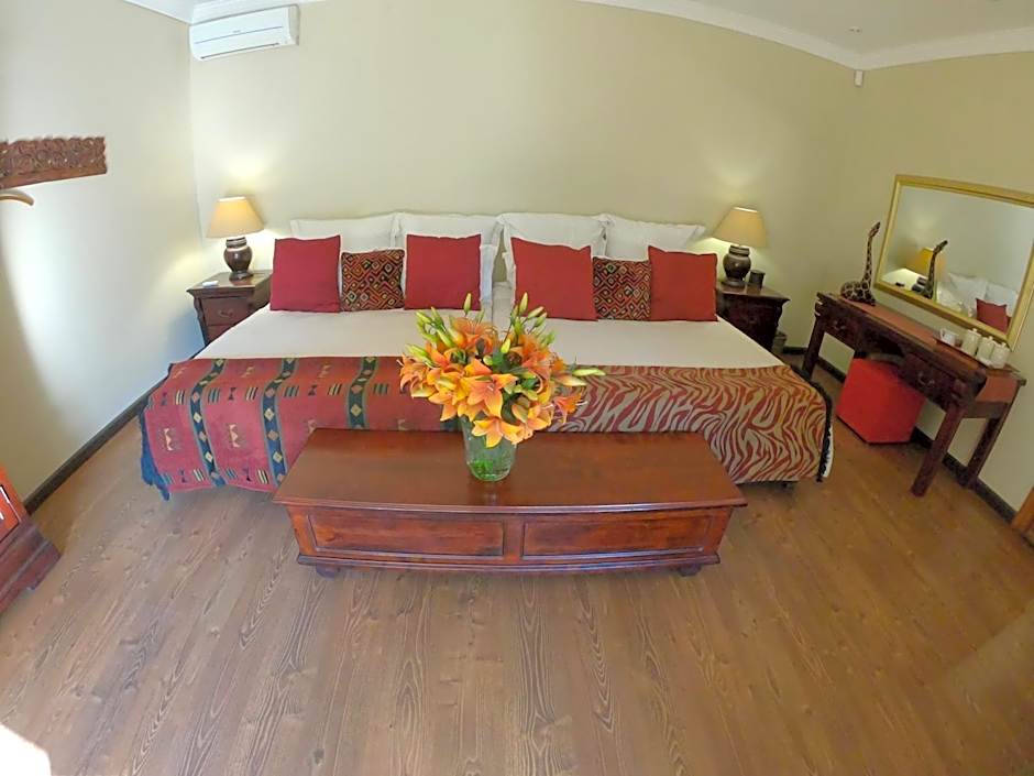 Tuskers Bush Lodge B&B