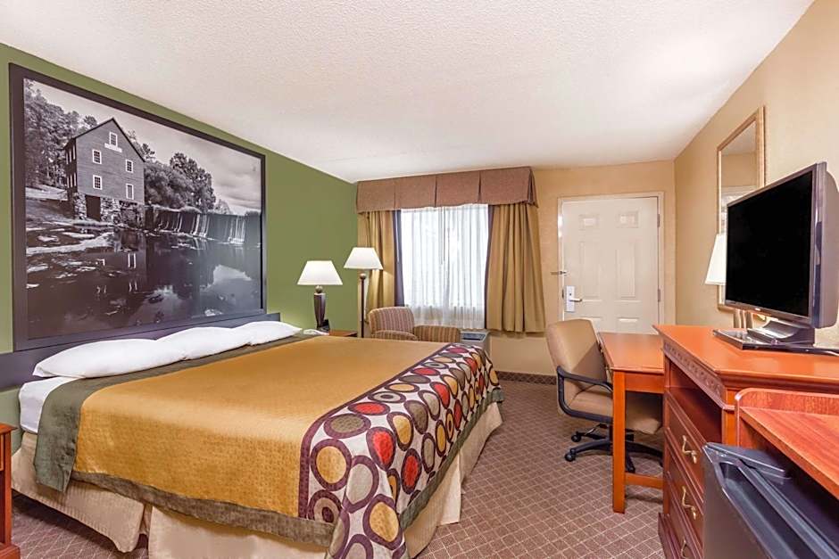 Super 8 by Wyndham Macon West