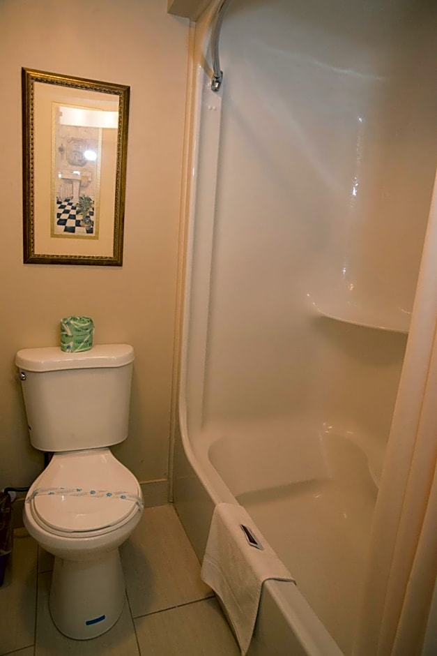 Hampton Falls Inn