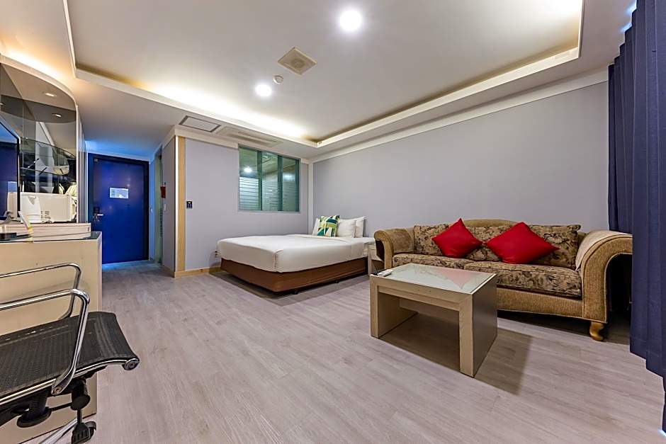 Metro Tourist Hotel Cheonan