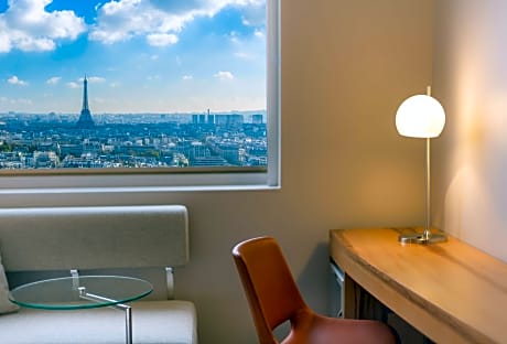 1 King Bed with High Floor Eiffel Tower View Deluxe