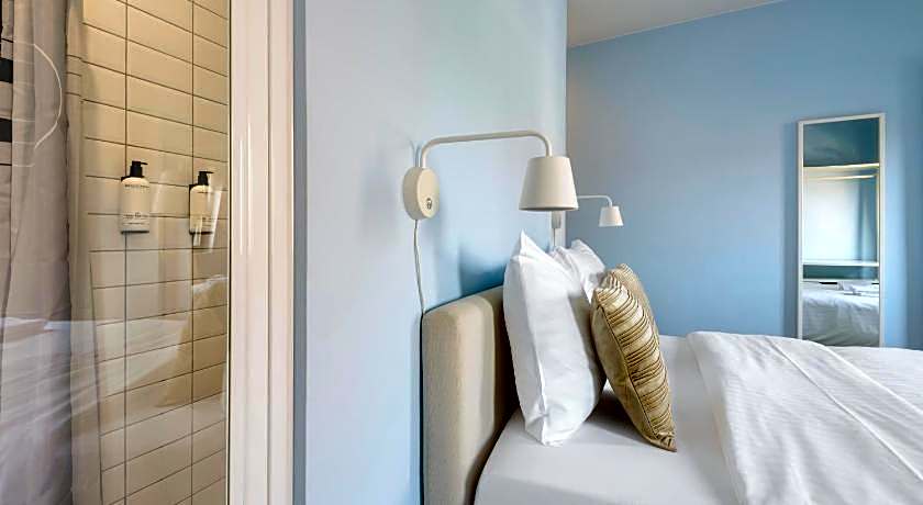 R73 Apartments by Domani Hotels