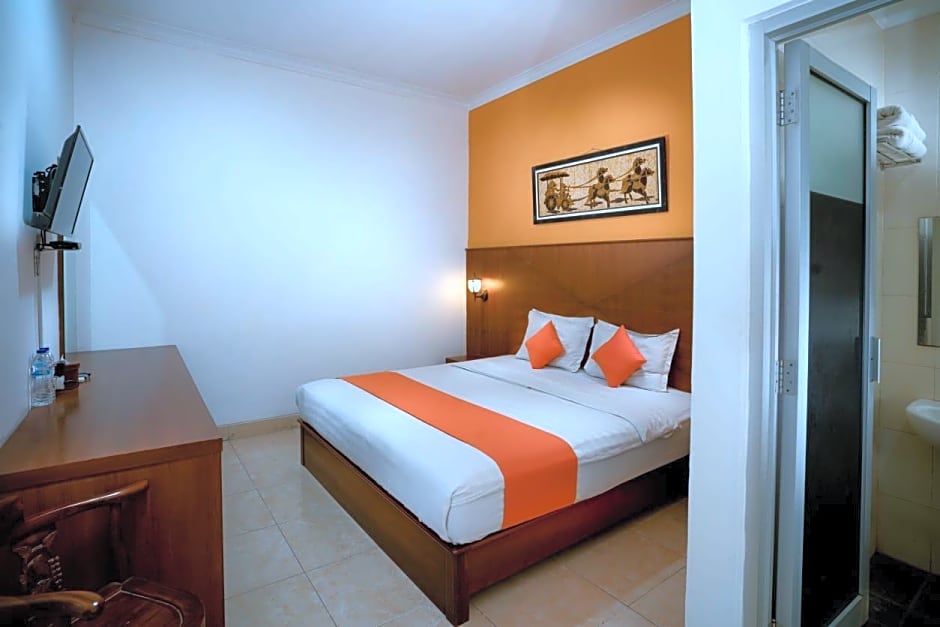 Hotel Poncowinatan - Tugu