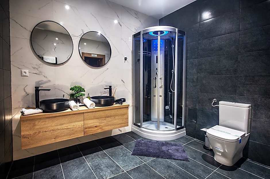 ELVIRA SELECTION by Lotus