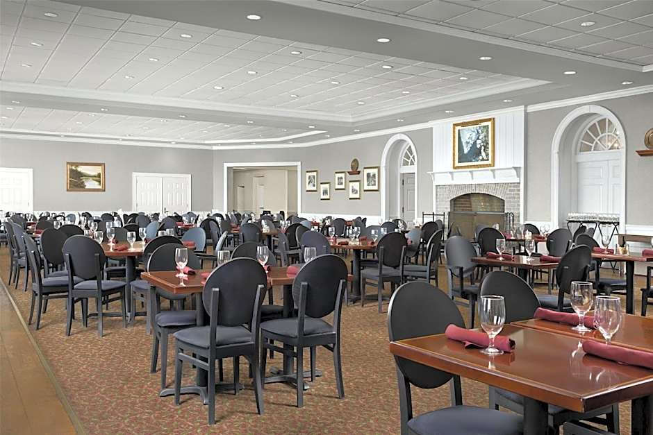 Virginia Crossings Hotel, Tapestry Collection by Hilton