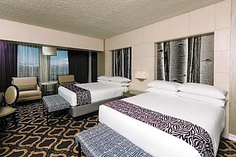 Premium Two Queens Smoking