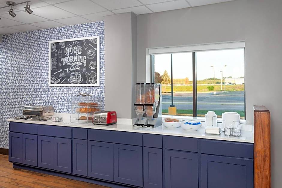 AmericInn & Suites by Wyndham Baraboo Event Center