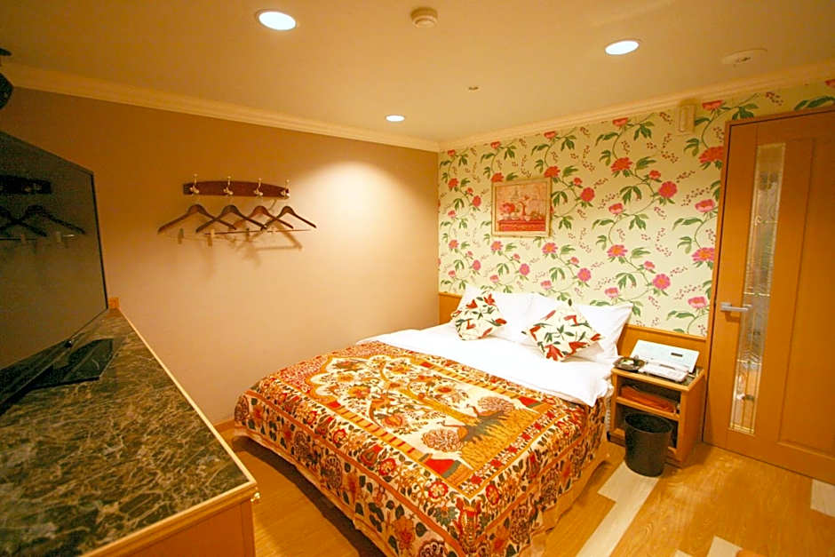 Aura Kanku (Adult Only)