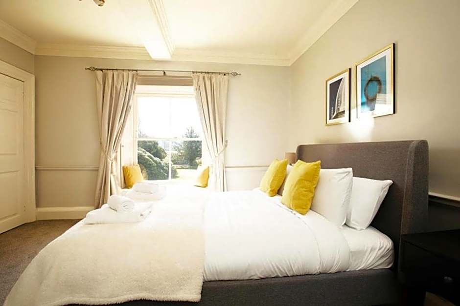 Lovelady Shield Hotel