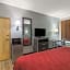 Econo Lodge Inn & Suites
