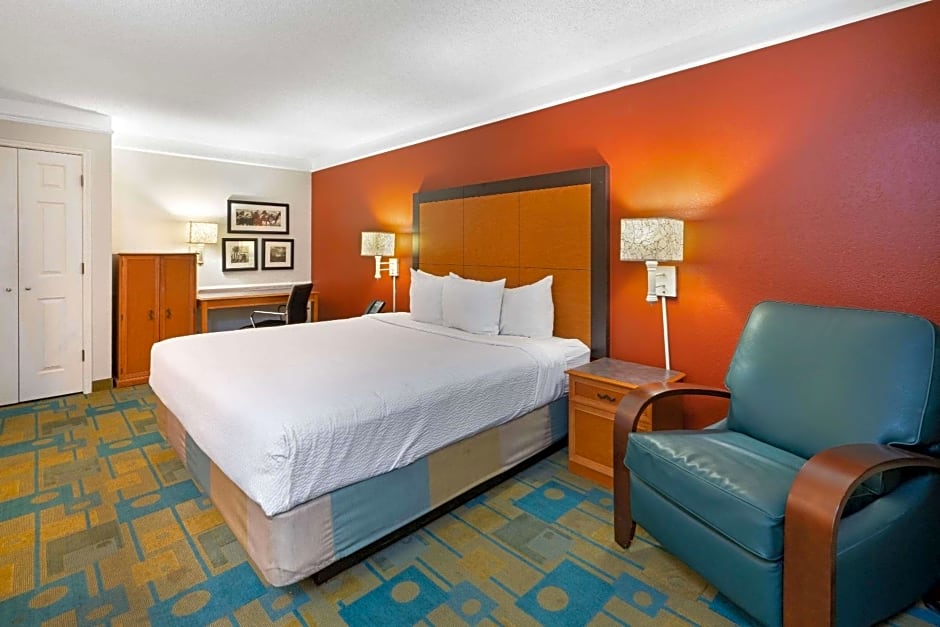 La Quinta Inn & Suites by Wyndham Phoenix Sky Harbor Airport