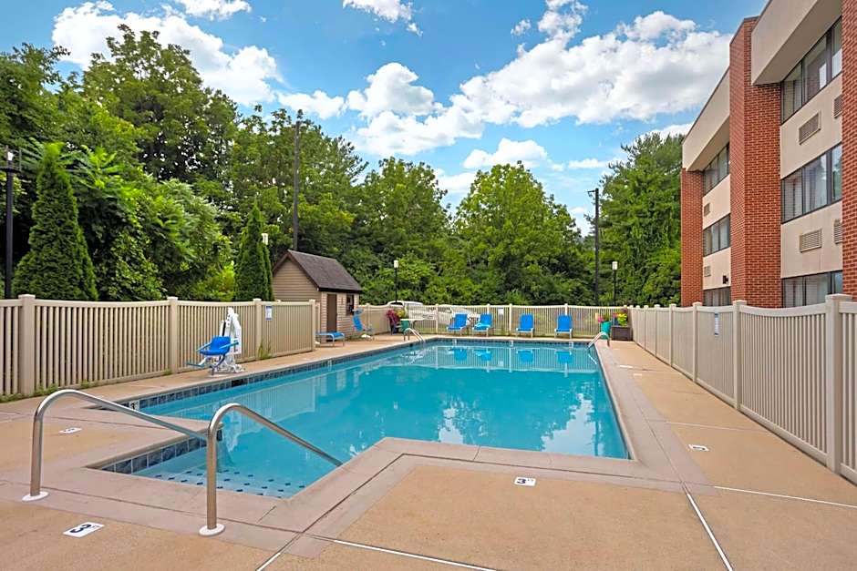 Best Western Plus Reading Inn & Suites