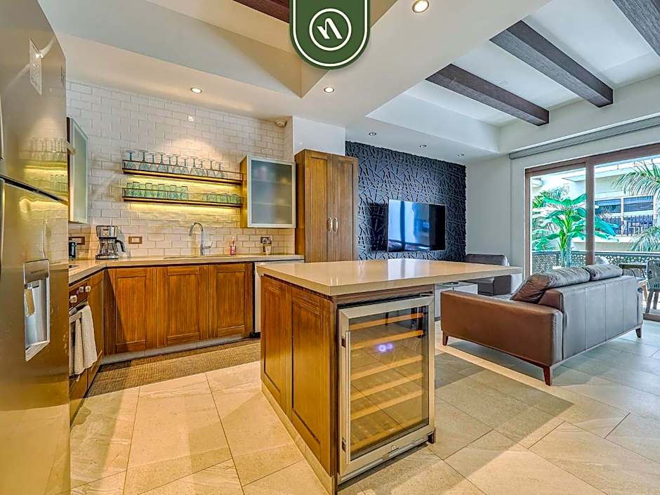 Luxury 2BR Condo in Romatic Zone - Rooftop Pool