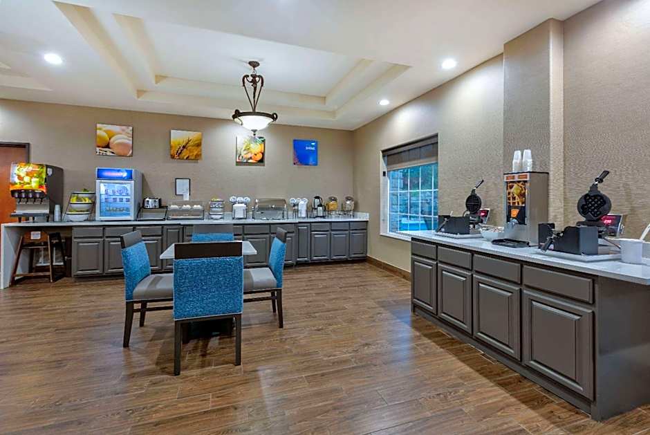 Baymont Inn & Suites by Wyndham Glen Rose