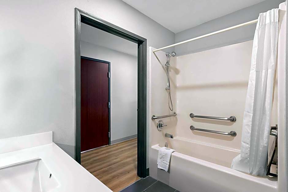 Microtel Inn & Suites By Wyndham Tulsa East
