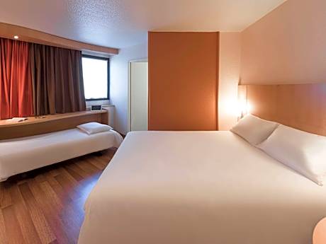 Standard room with 1 double bed