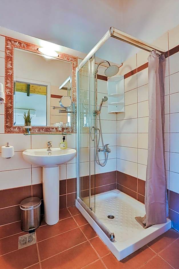 Sunny Garden Aparthotel