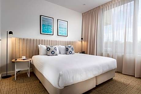 One-Bedroom Deluxe Apartment