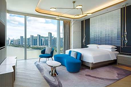 Presidential Suite, Club lounge access, 1 Bedroom Presidential Suite, 1 King, Riverside view