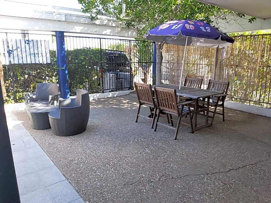 Cosmopolitan Motel & Serviced Apartments