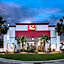 Econo Lodge Inn & Suites