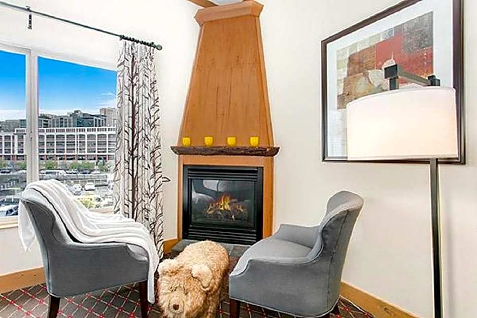 The Edgewater, A Noble House Hotel