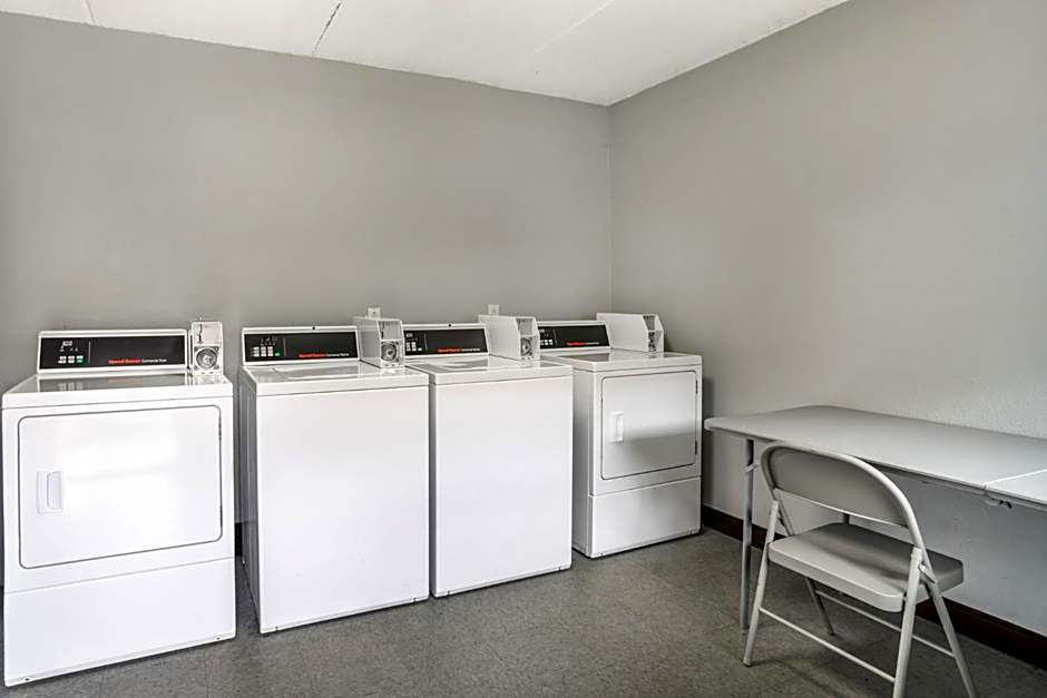 Red Roof Inn Greenville