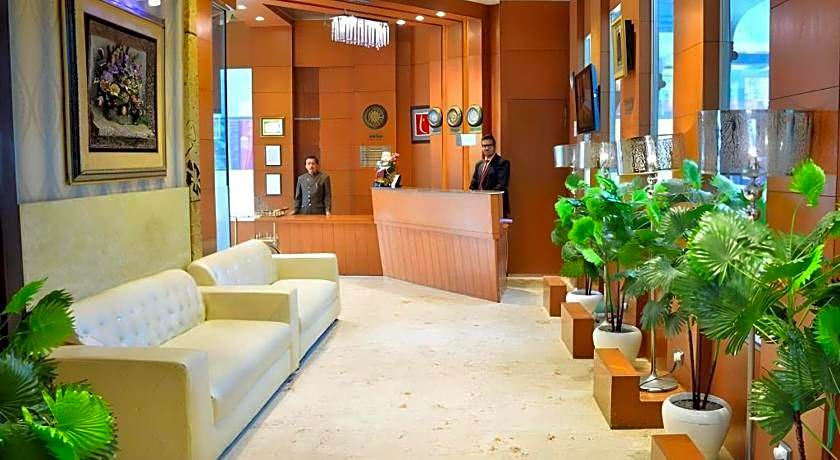 Hotel Signature Grand