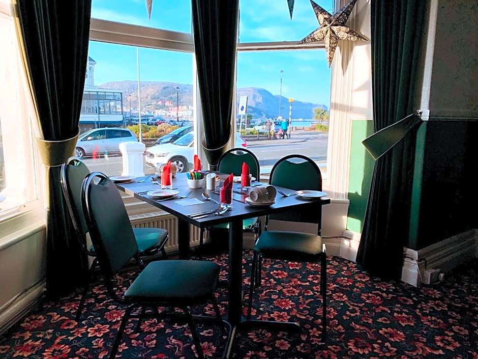 Four Oaks Hotel