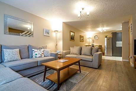 Harry's - 2 Bedroom Holiday Home - Tenby