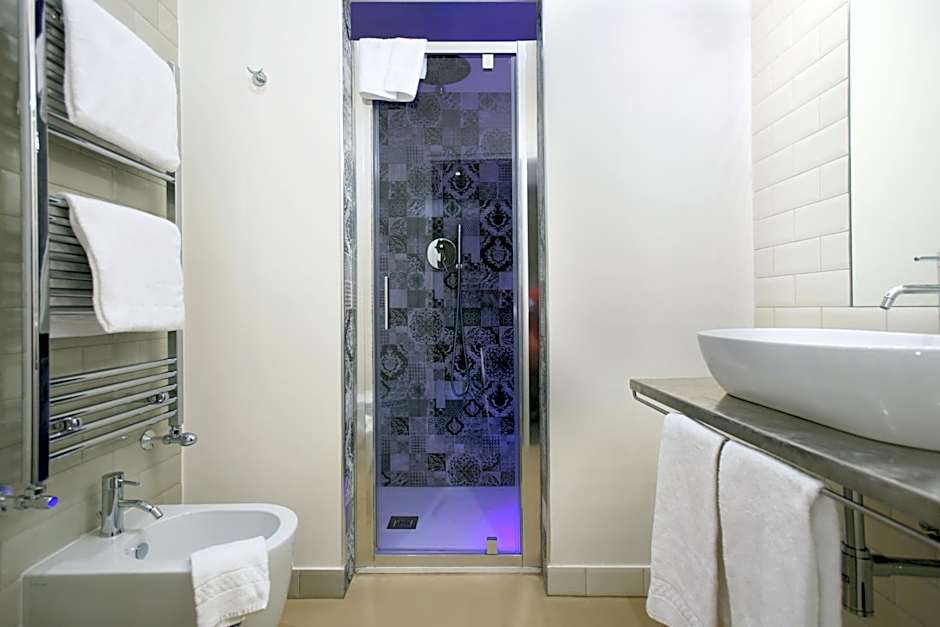 Trevi Contemporary Suite