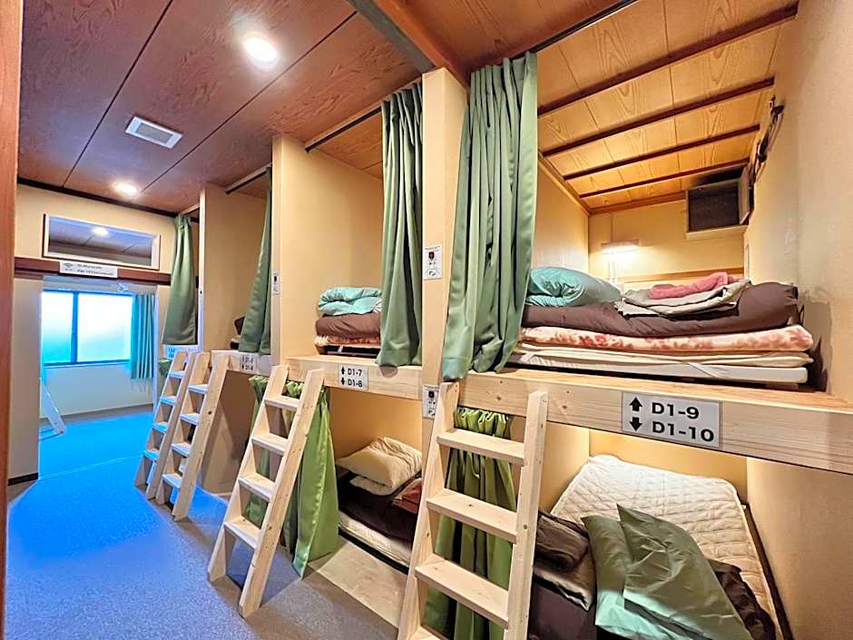 Backpackers Hida Takayama